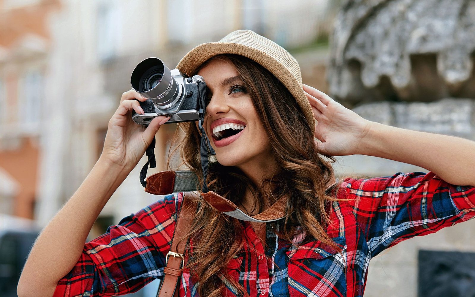 3 labākās bezspoguļa kameras satriecošai ikdienas fotografēšanai